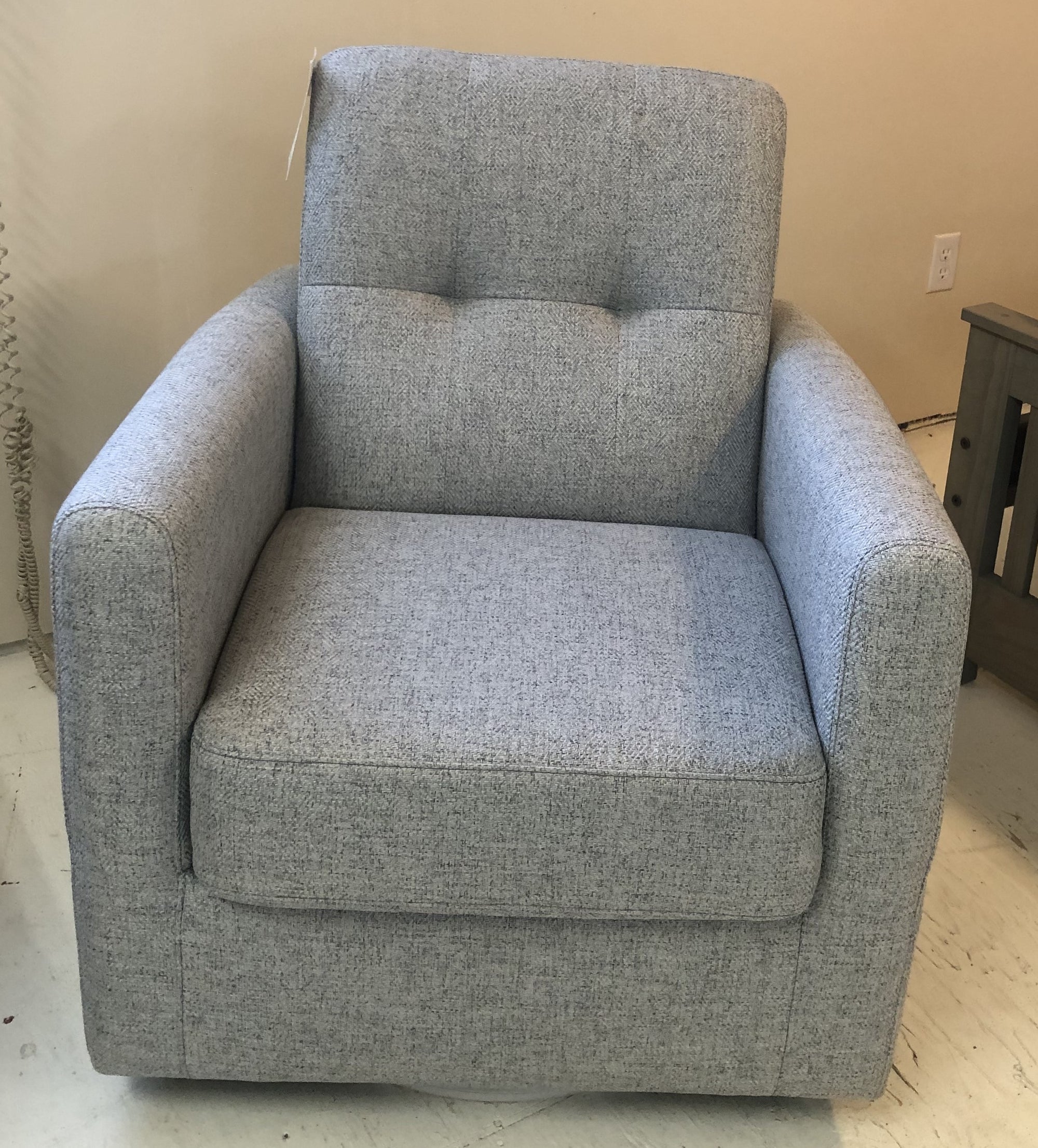 B0012 SWIVEL GLIDER CHAIR